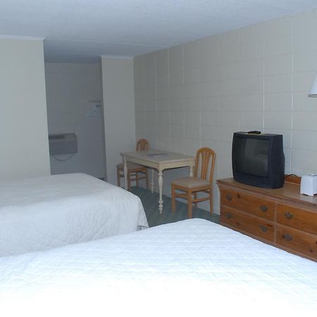 Admiral Motor Inn Миртл-Бич Экстерьер фото