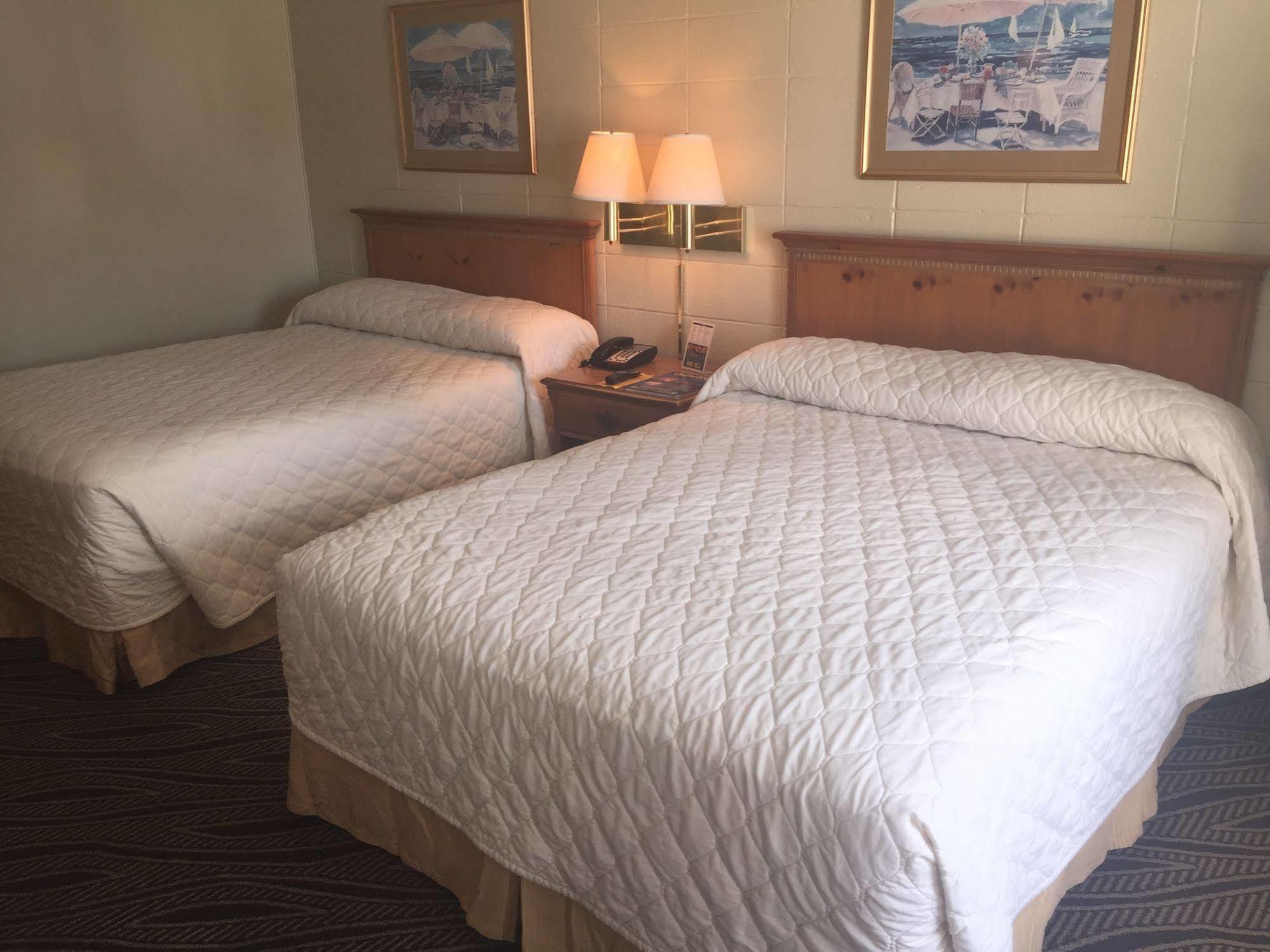 Admiral Motor Inn Миртл-Бич Экстерьер фото