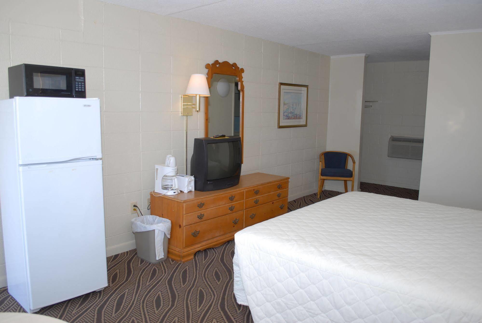 Admiral Motor Inn Миртл-Бич Экстерьер фото